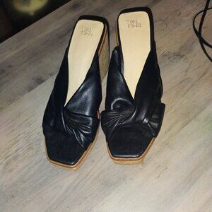 Women's black 6.5 wedge shoes